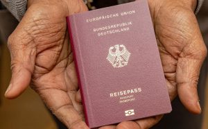 Як українцям отримати громадянство Німеччини: актуальні правила, особливості та важливі зміни