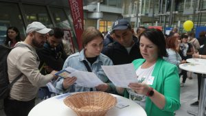 ВНЖ за §24 у Німеччині, чому важливо вимагати пластикову карту (eAT) і як це зробити