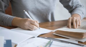 ВНЖ у Німеччині за параграфом §16a, §16b, §16d, §16f AufenthG замість тимчасового захисту для українців - можливості, обмеження та перспективи