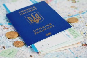Як українцям отримати візу в третю країну, перебуваючи в Німеччині, без повернення в Україну
