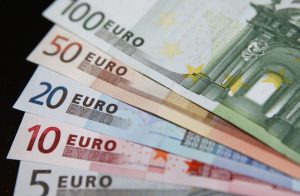 Як отримати споживчий кредит у Німеччині українцю чи мігранту - умови, вимоги та особливості